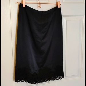 Banana Republic blk silk skirt w blk lace